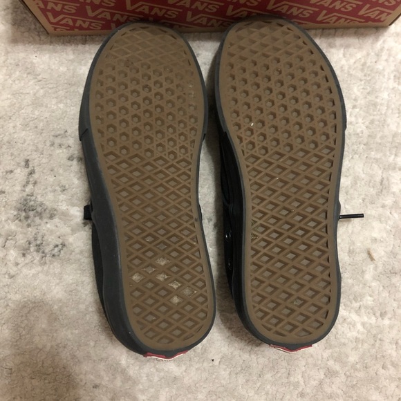 Vans - Picture 4 of 5